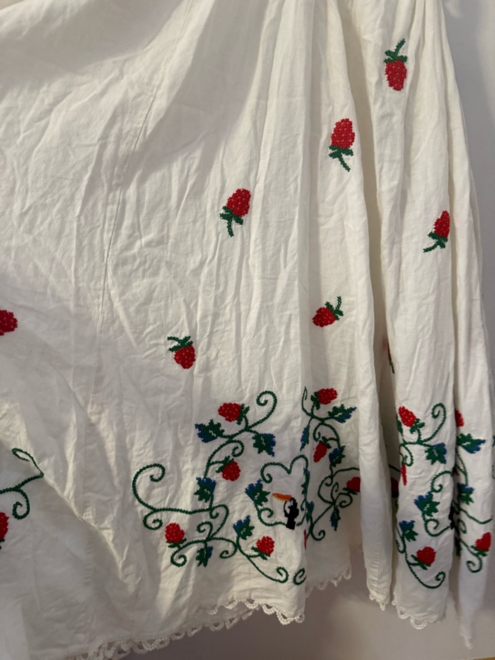 FARM Rio Cross Stitch Toucan Embroidered Midi Dress in Off-White - Picture 8 of 9